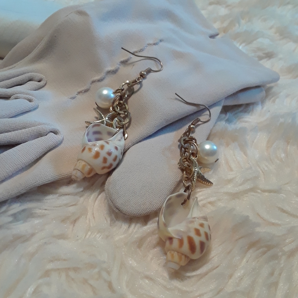 Mermaid Seashell Hanging Earrings